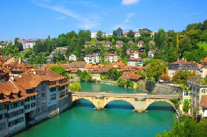 دانلود پاورپوینت آشنایی با کشور سوئیس